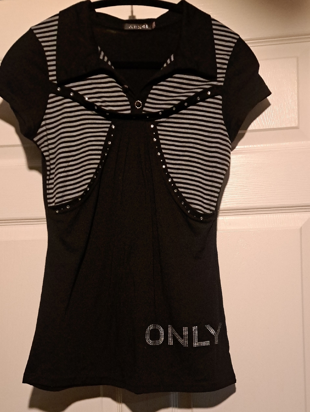 🎳ONLY- Black/White Striped Ladies Tee Studded Funky & Fun Unique + Stylish